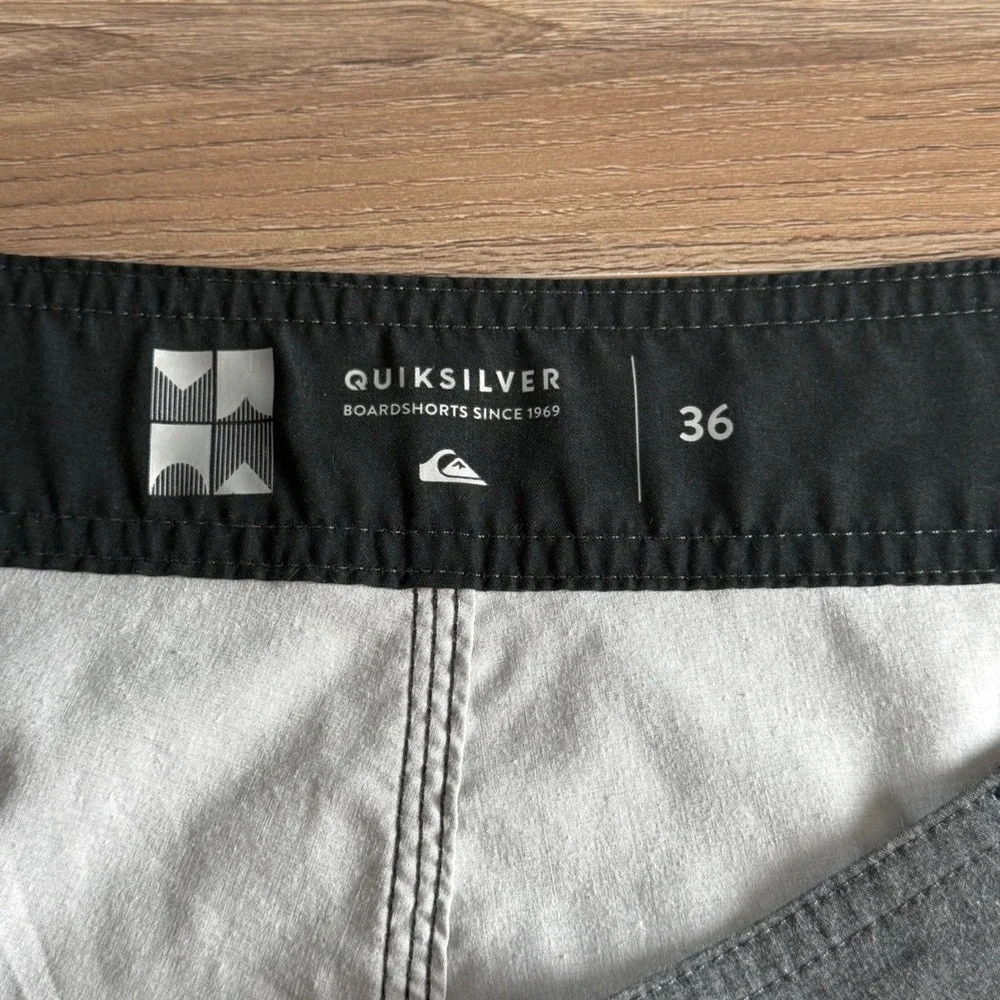 Quiksilver Boardshorts Mens 36 Gray Aztec Swim Beach Travel‎ Summer Surf